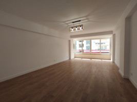 Fotografia 1 de Apartamento T3 nas Laranjeiras totalmente remodelado