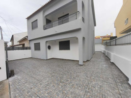 Fotografia 1 de Moradia T3 com Anexo T2 | Foros de Amora, Seixal
